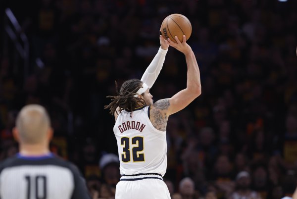 涨8配资 去年华盛顿今年换戈登？大体型锋线克雷霆 他用两记绝杀告慰亡兄