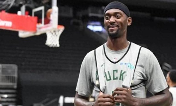 优选策略 雄鹿GM：是波蒂斯选择了雄鹿队，我不想在没有他的情况下度过一天